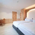 Sonnenhalde, Szálloda Arosa