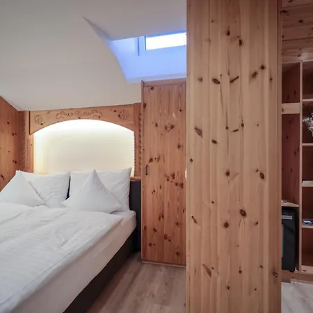 Sonnenhalde, فندق أروسا