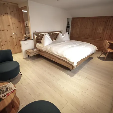 Sonnenhalde, Отель Ароза